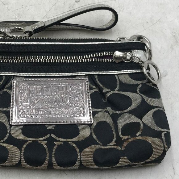 GUC Coach Poppy Limited Edition Wristlet - Picture 6 of 6